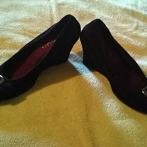 Black wedged high heels